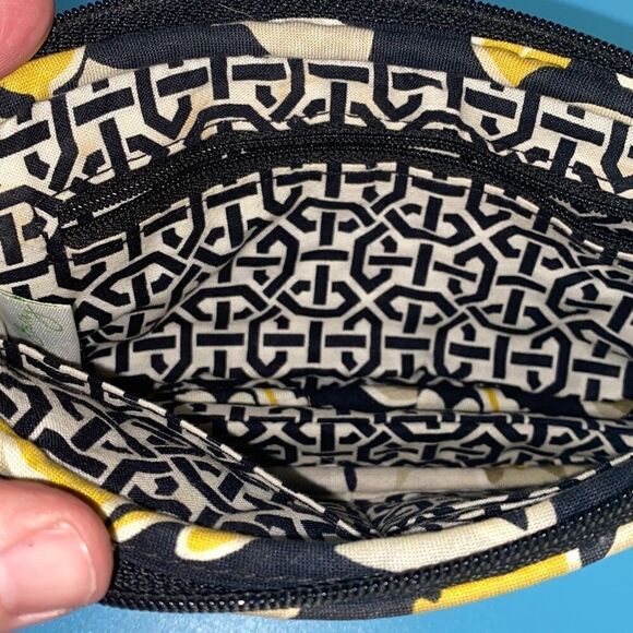 Vera Bradley On the Go Zip Top Wristlet Dogwood Convertible purse - Picture 4 of 7
